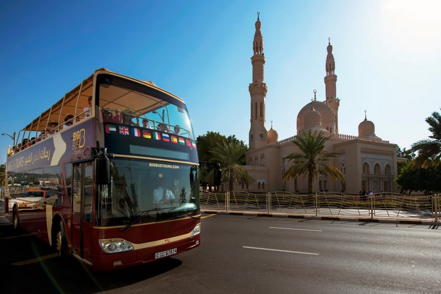 Benefits of a Bus Rental in Dubai